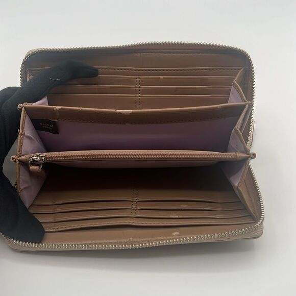 COACH TAN AND METALLIC HEART CHARM MONOGRAM ZIPPY WALLET - Picture 7 of 11